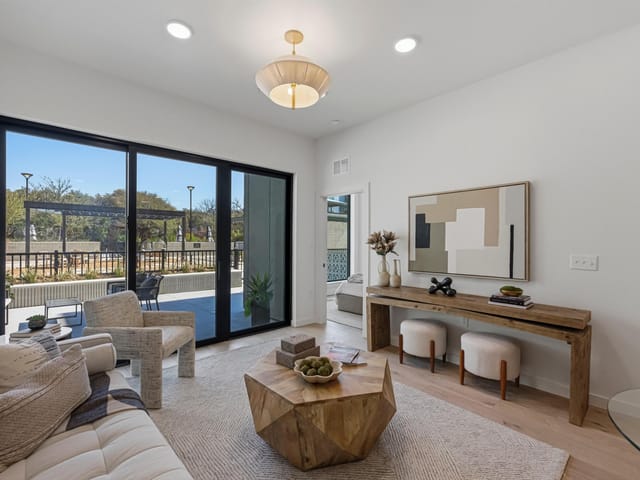 2209 S 1st ST Unit #122