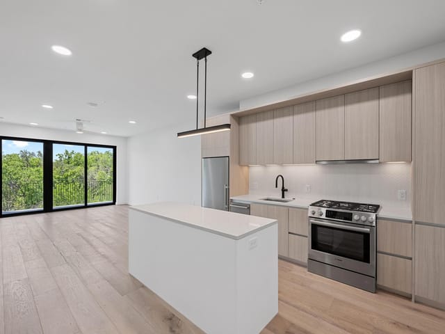 2209 S 1st ST Unit #327