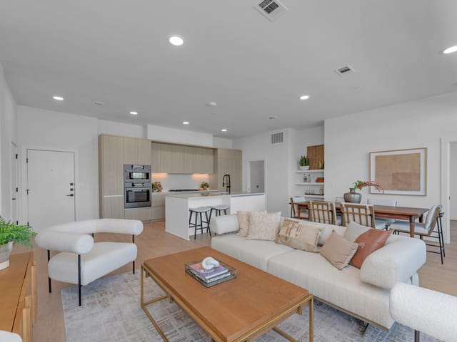 2209 S 1st St Unit #403