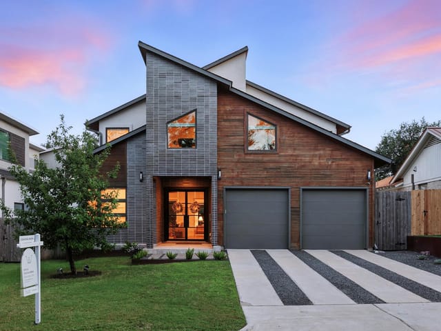 2209 Townes LN