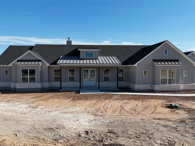 2209 Whitewater DR