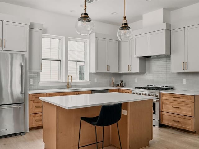 2209 Woodland Ave Unit #601