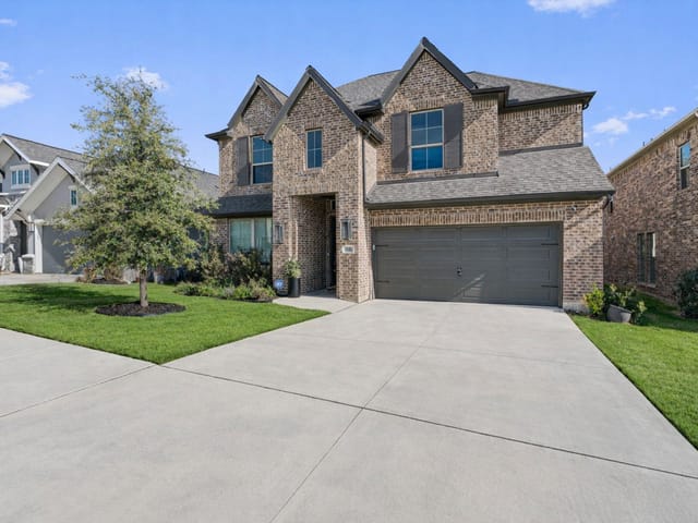 221 Ashmore Ln