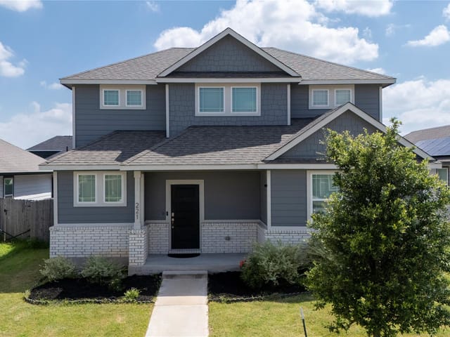 221 Banff DR