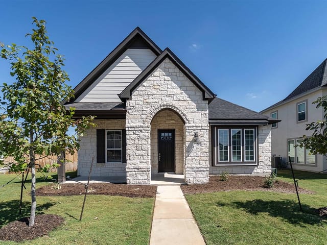 221 Cabiness Dr