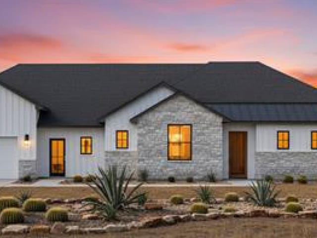 221 Charro Vista Dr