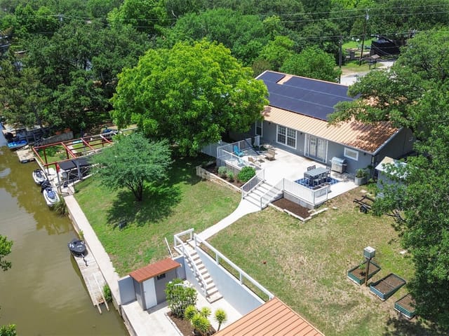 221 County Road 136C