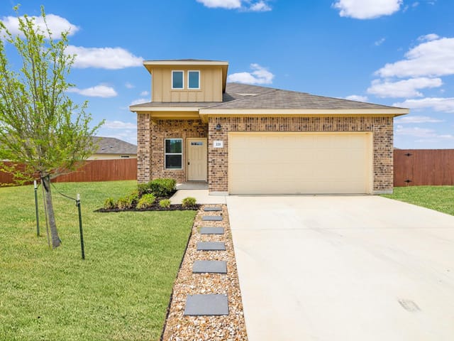 221 Longmount Cv