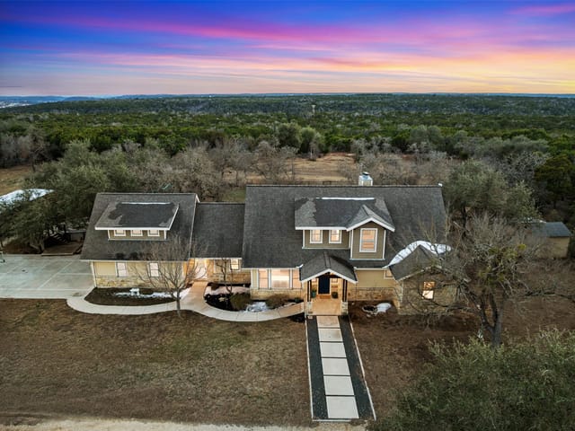 221 Mesa Oaks