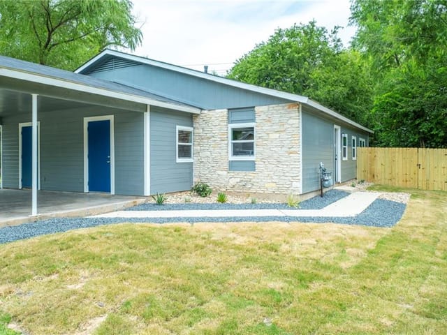 2210 Donahue Ln