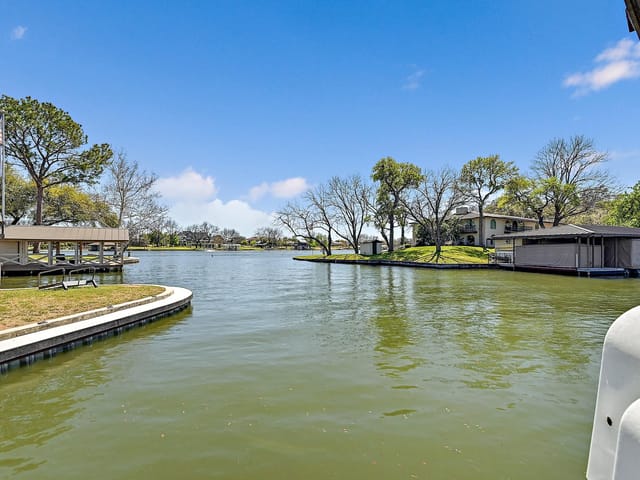 2210 Fredwoods Dr