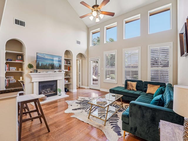 2210 Onion Creek Pkwy Unit #1104