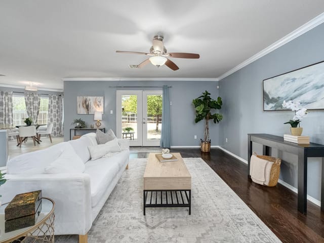 2211 Kimra LN