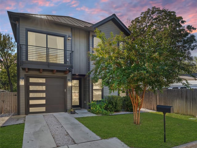 2211 Santa Rosa St
