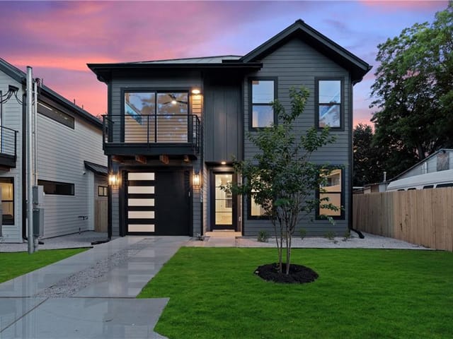 2211 Santa Rosa St