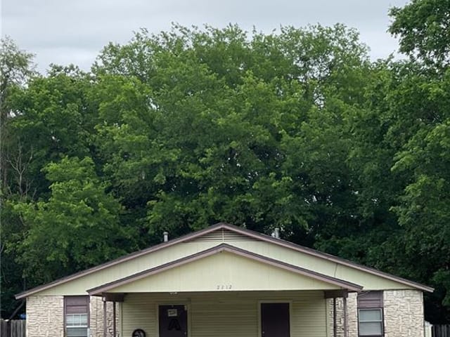 2212 Donahue Ln