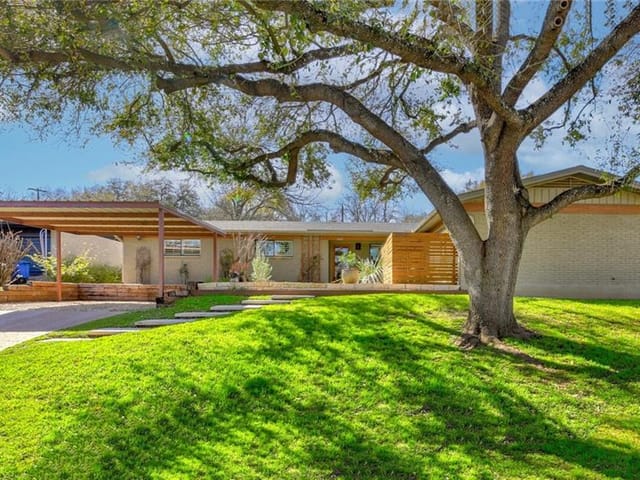 2212 East Side Dr