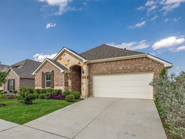 2212 McClendon TRL