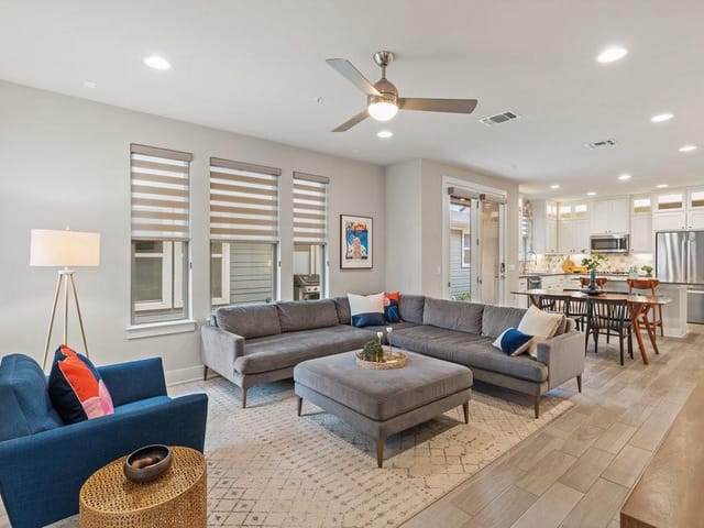 2212 Simond Ave Unit #A