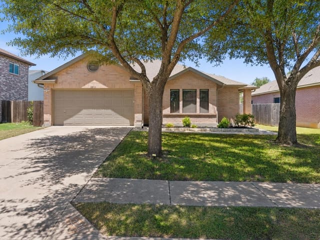 2213 Little Tree BND