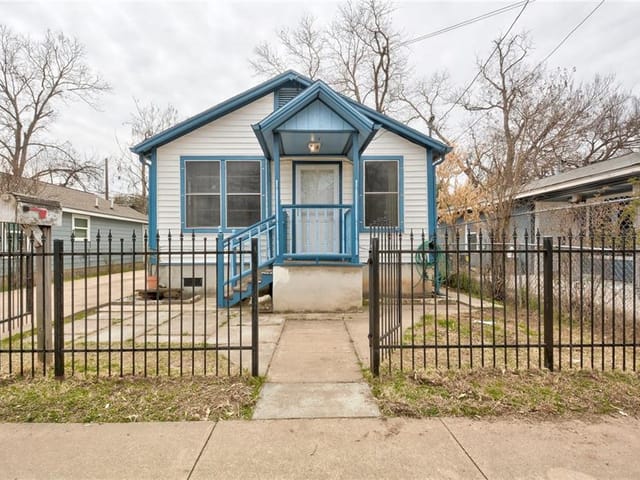 2213 Santa Rita St
