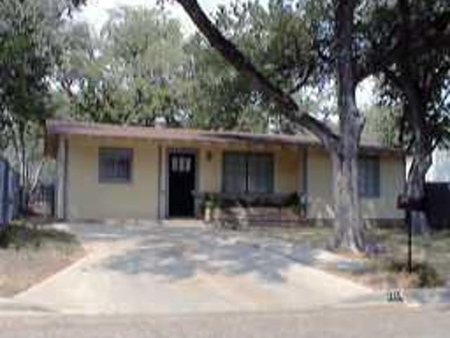 2214 IVA Ln