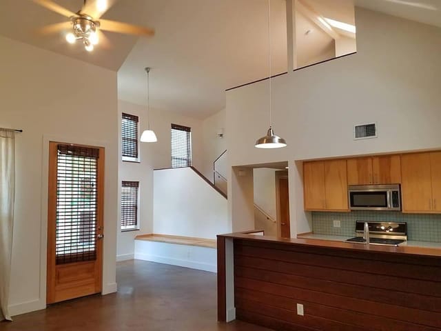 2214 Iva LN Unit #B