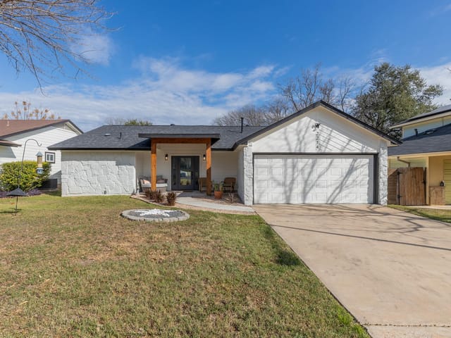 2214 Lear Ln
