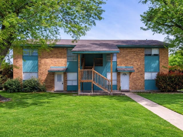 2214 Saulsbury Dr