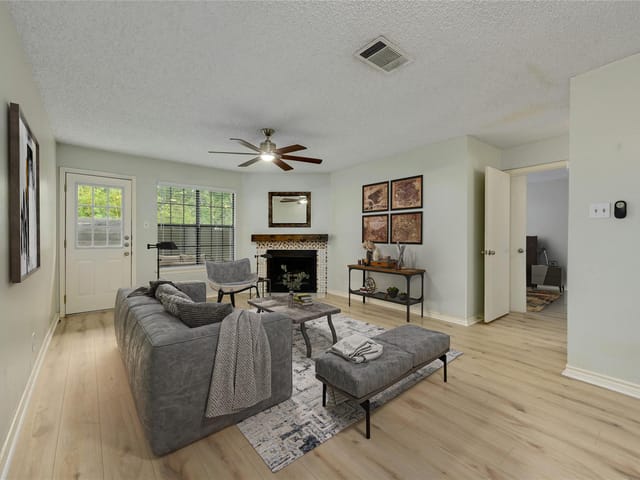 2215 Post Rd Unit #1070