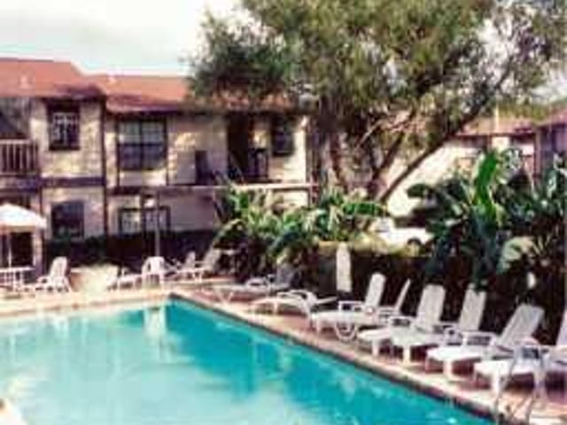 2215 POST RD Unit #1084