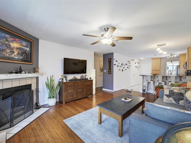 2215 Post Rd Unit #1106