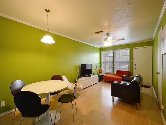 2215 Post RD Unit #1118