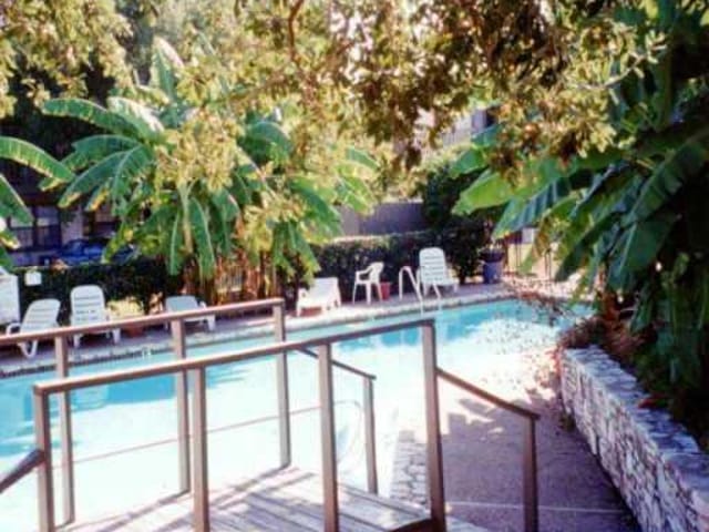 2215 POST Rd Unit #2033