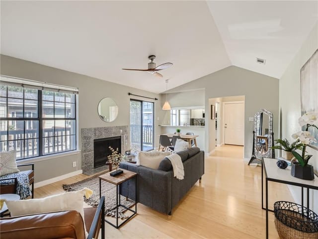 2215 POST RD Unit #2067