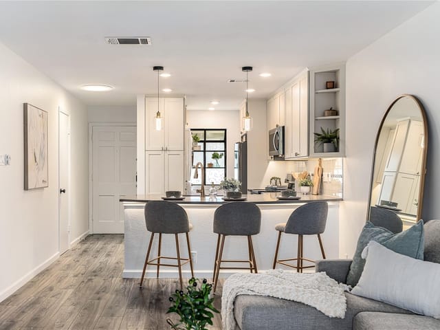 2215 Post RD Unit #2084
