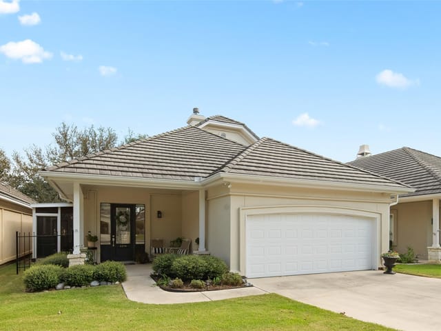 2216 Garden Ct