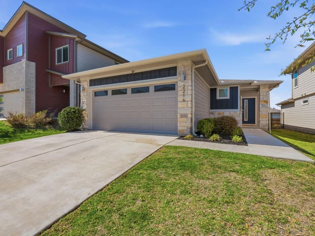 2216 Tucker Ln