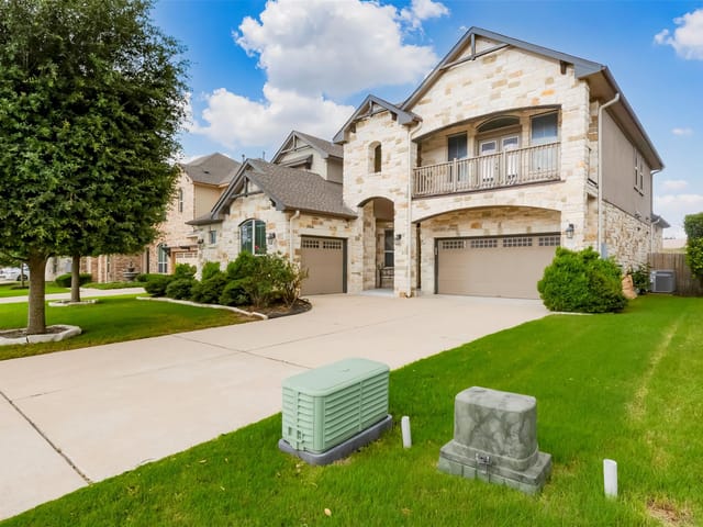 2217 Cactus Valley DR