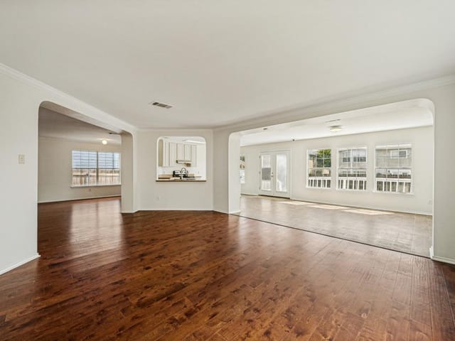 2219 Georgian DR