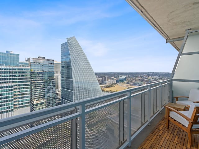 222 West Ave Unit #2911