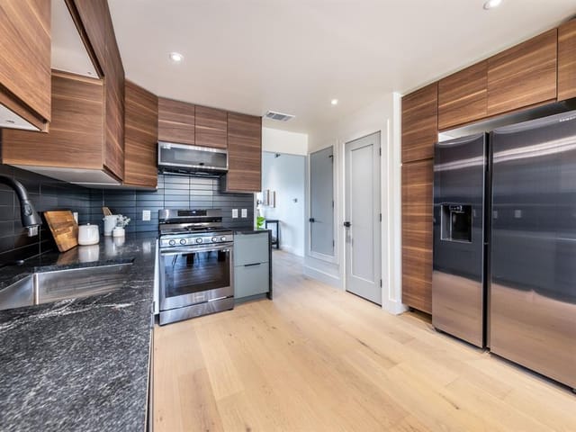 2220 E Stassney Ln Unit #B