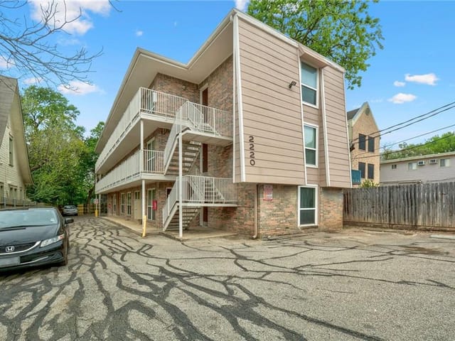 2220 Leon St Unit #203