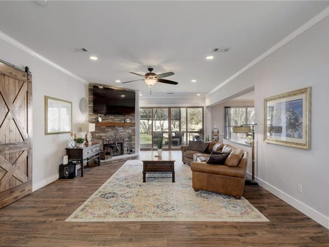 2220 N Rimrock Dr N