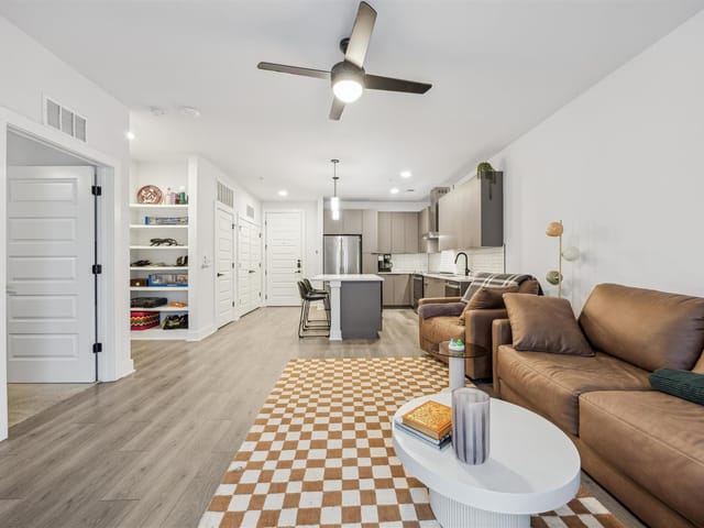 2220 Webberville Rd Unit #211
