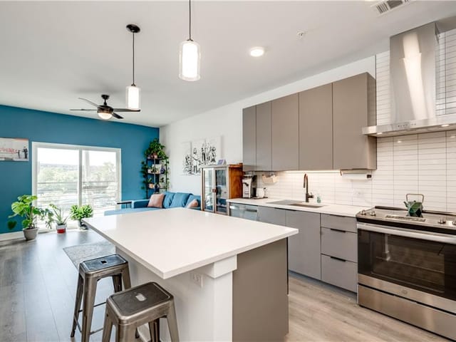 2220 Webberville Rd Unit #301