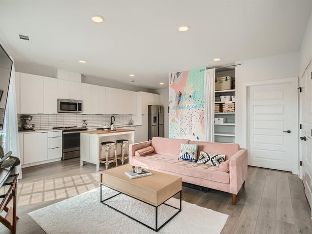 2220 Webberville Rd Unit #308