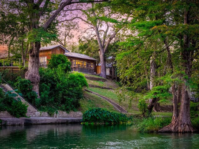 2221 GRUENE RD