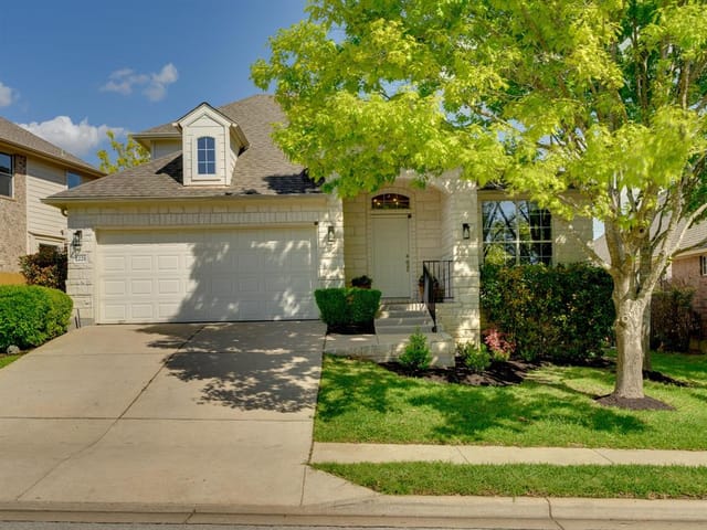 2221 Westfalian Trl