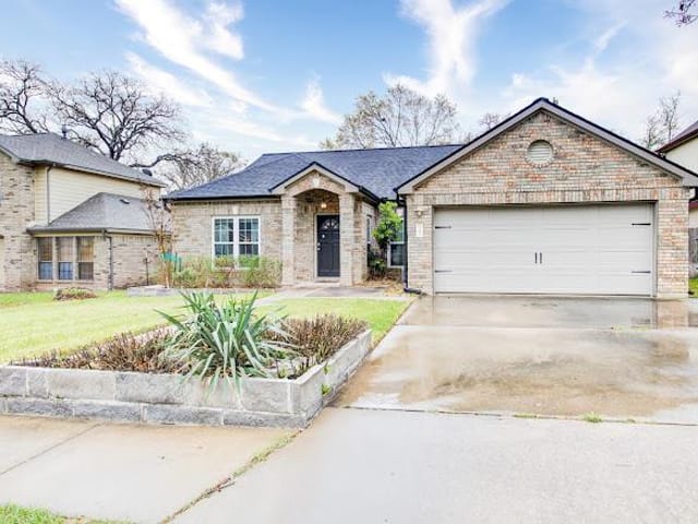 2223 Mockingbird DR